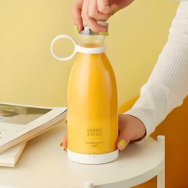 Travel portable mini juice blender